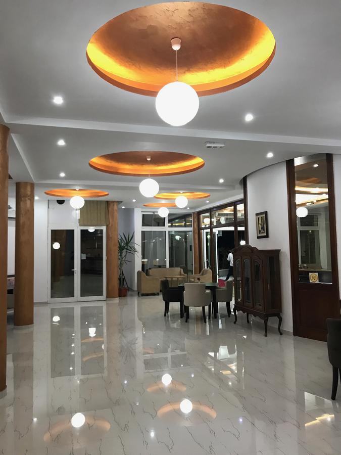Hotel Imperial อุลซิน ภายนอก รูปภาพ